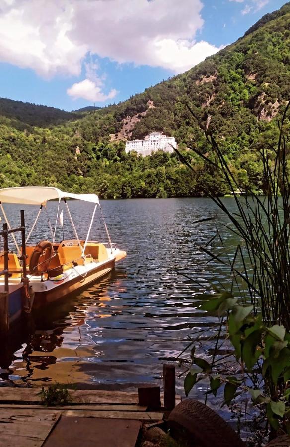 Villa Enrico Monticchio  Kültér fotó